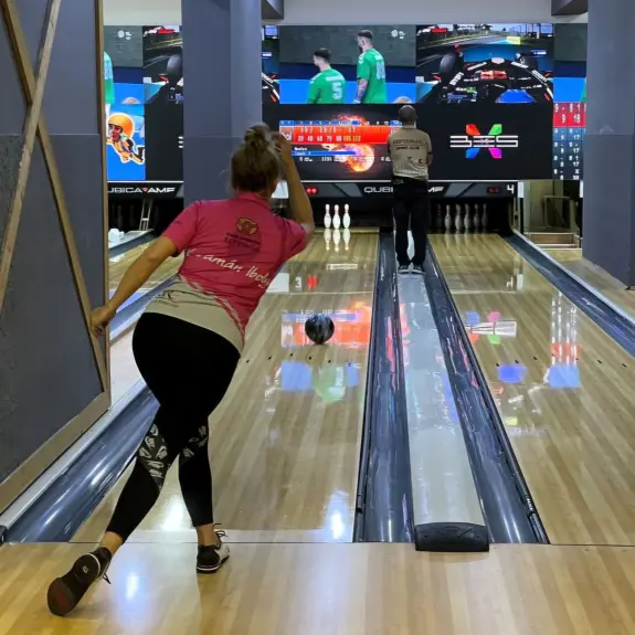 Óriási LED-fal és okos vezérlőrendszer a Septimia Sport Klub bowlingpályáján