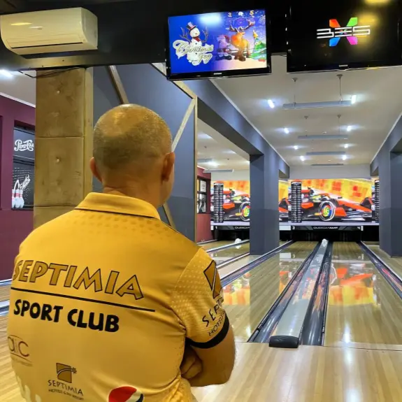 Óriási LED-fal és okos vezérlőrendszer a Septimia Sport Klub bowlingpályáján