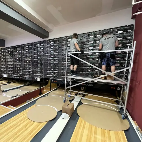 Óriási LED-fal és okos vezérlőrendszer a Septimia Sport Klub bowlingpályáján