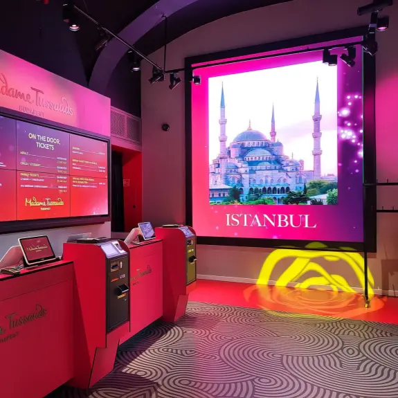 Madame Tussauds Budapest – LED-fal és LED-padló kivitelezés