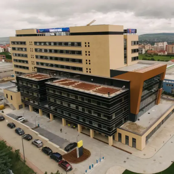 Kültéri LED-fal a Hexagon Offices tetején