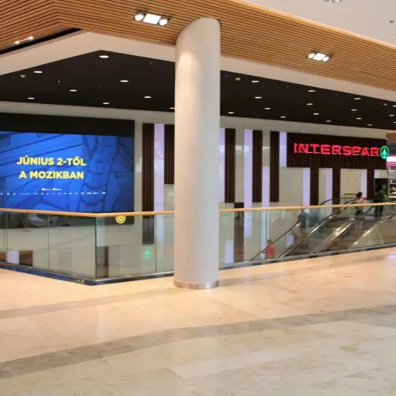 Élesebb kép, távoli vezérlés: Kültéri és beltéri LED-falak cseréje az Allee Bevásárlóközpontban