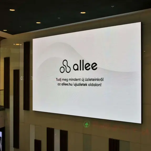 Élesebb kép, távoli vezérlés: Kültéri és beltéri LED-falak cseréje az Allee Bevásárlóközpontban