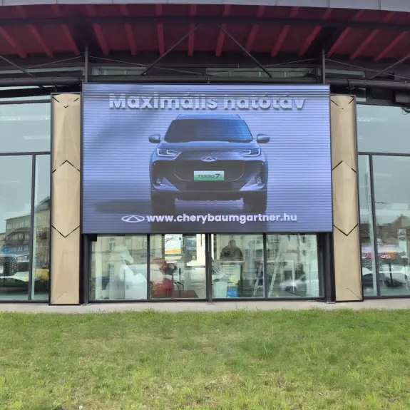 Időjárásálló ​LED-fal a Chery autómárka hazai bevezetéséhez